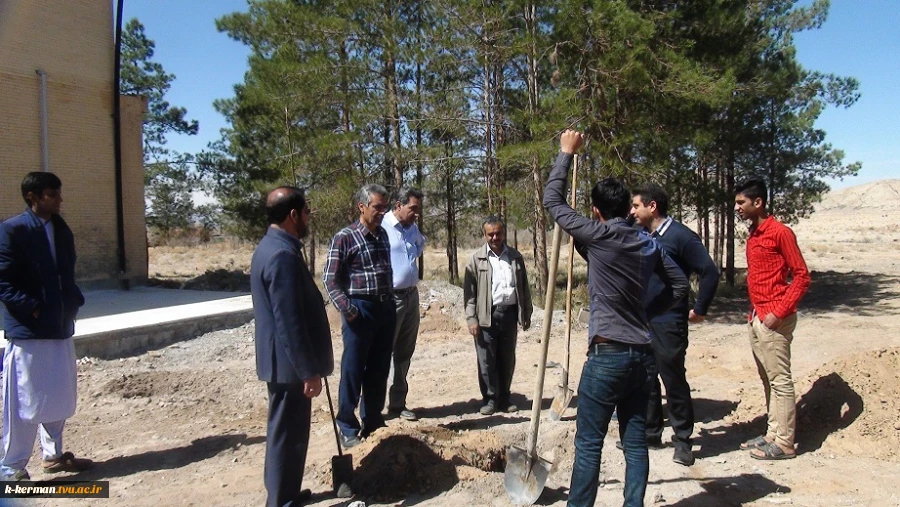 درخت کاری در آموزشکده رضوان 2